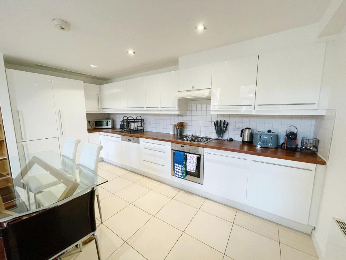 Portobello Dock Canalside Apartment London Exteriör bild
